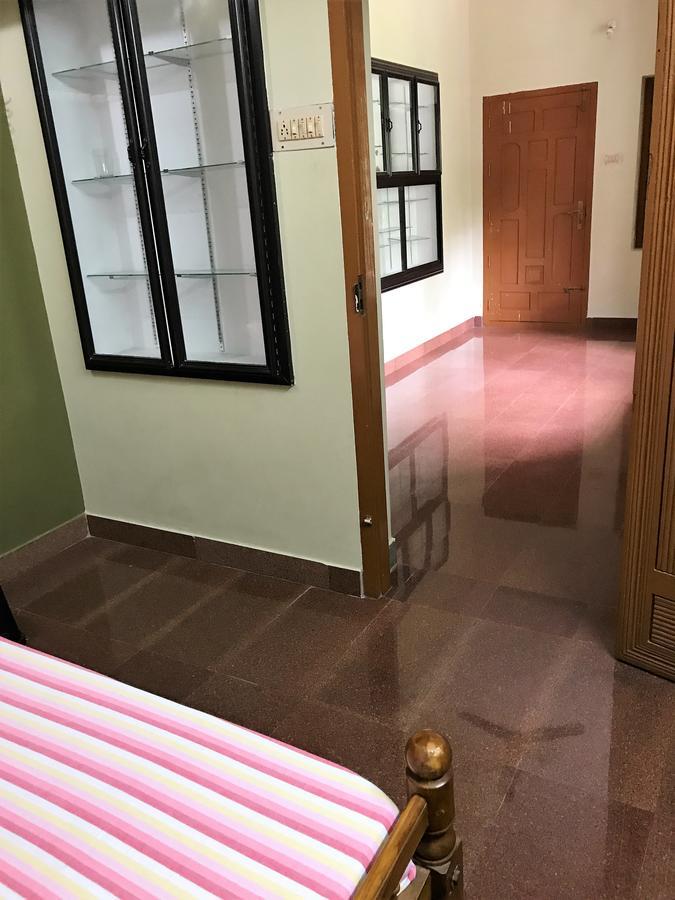 Devanjana Guruvayoor Inn